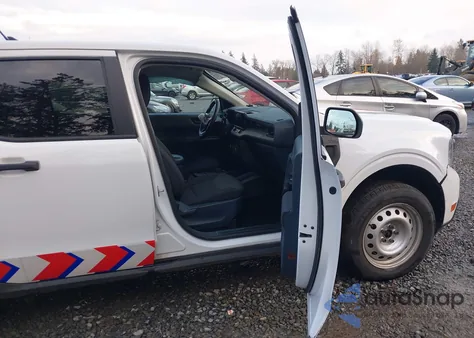 2022 Ford Maverick Xl z USA, uszkodzony, nr VIN 3FTTW8E34NRA32390